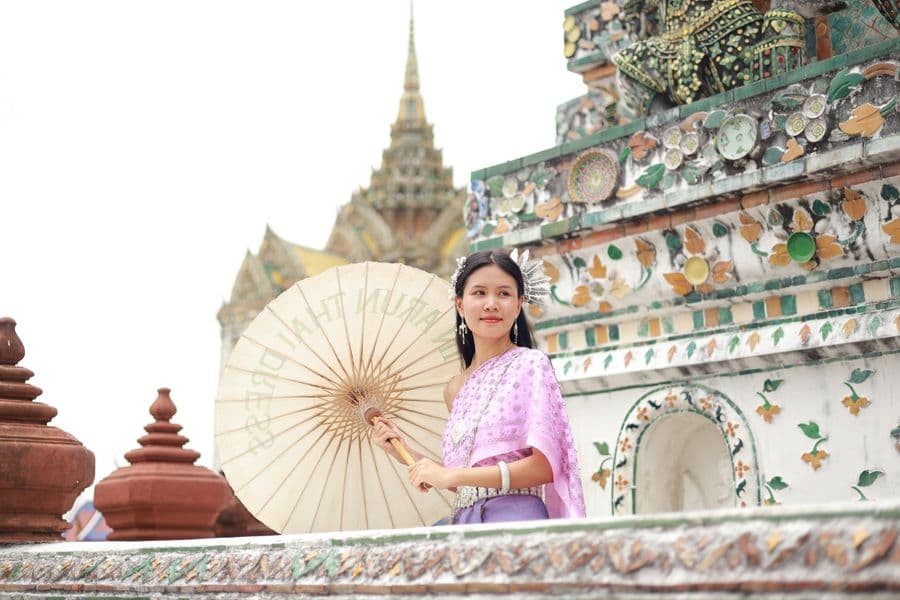 ชุดไทยบรมพิมานสีครีม